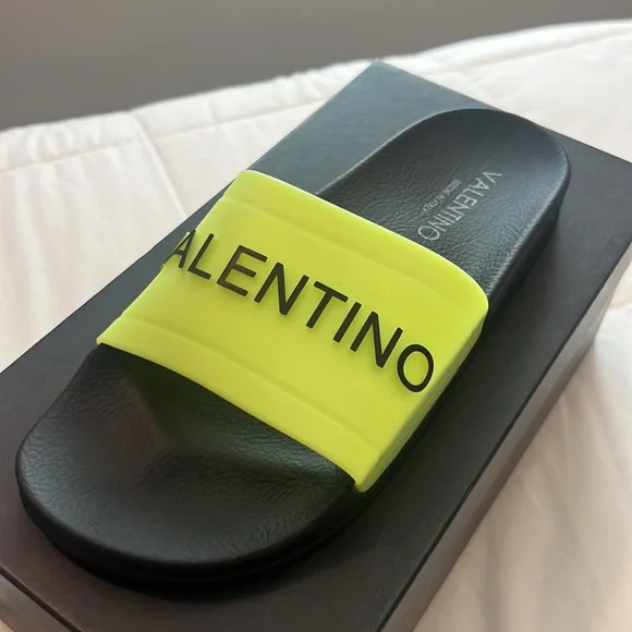 Valentino Slides - Picture 3 of 5